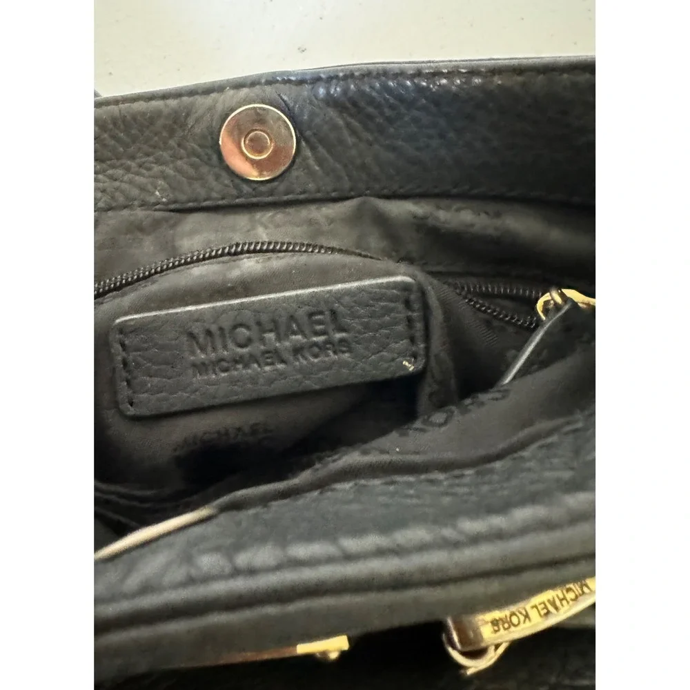 Michael Kors Black Pebbled Leather Shoulder Bag Chain Strap Gold Hardware